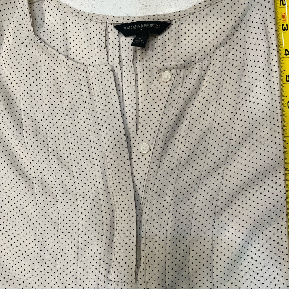 Banana Republic Sleeveless Black and Cream Pockadot Blouse Ladies L Large - Picture 3 of 7